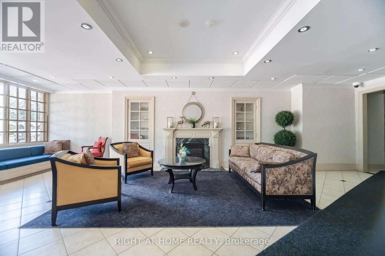 208 - 1360 Rathburn Road E, Mississauga, Ontario L4W 4H4 - Photo 8 - W12519392