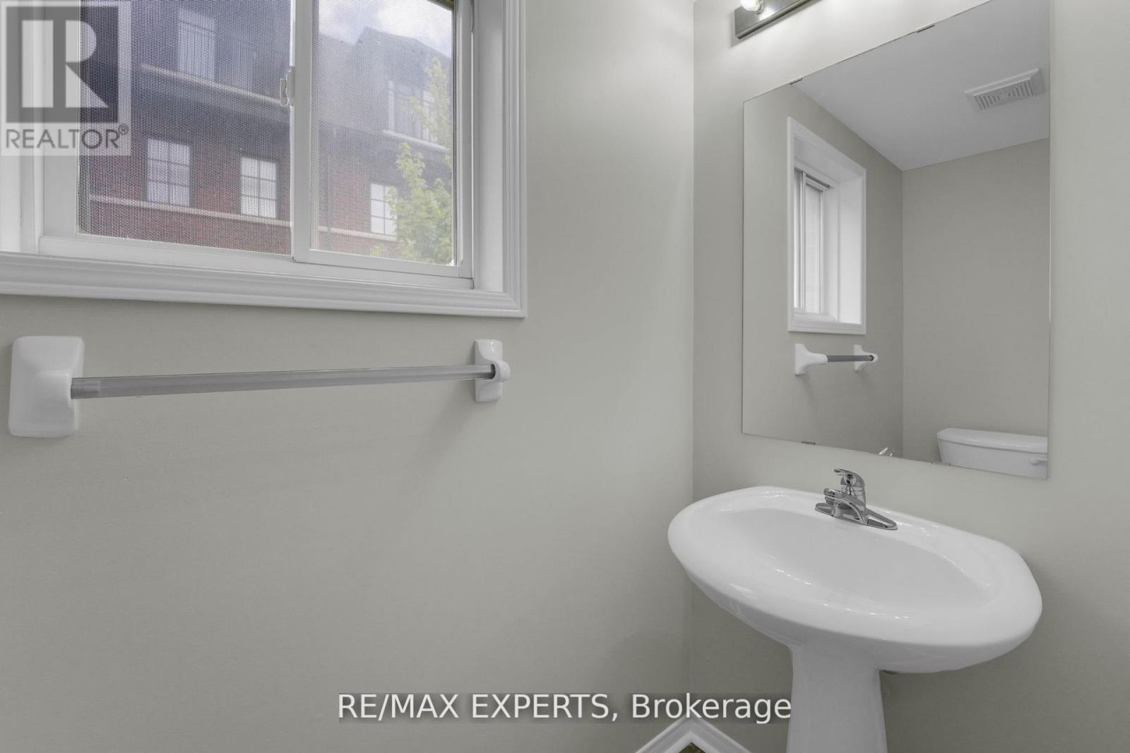 120 - 86 Joymar Drive, Mississauga, Ontario L5M 7Z6 - Photo 4 - W12526886