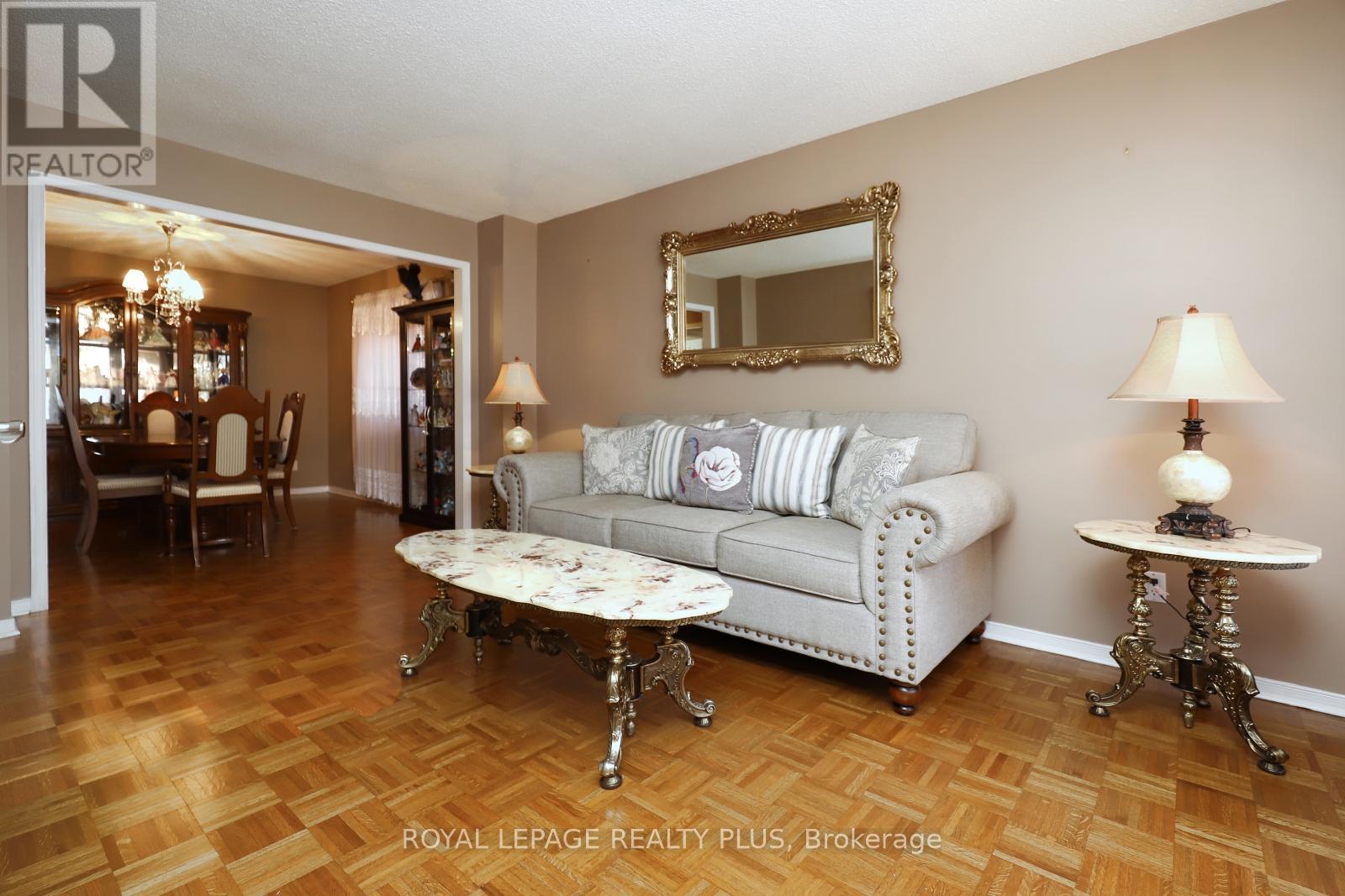 1086 Hedge Drive, Mississauga, Ontario L4Y 1G2 - Photo 14 - W12526900
