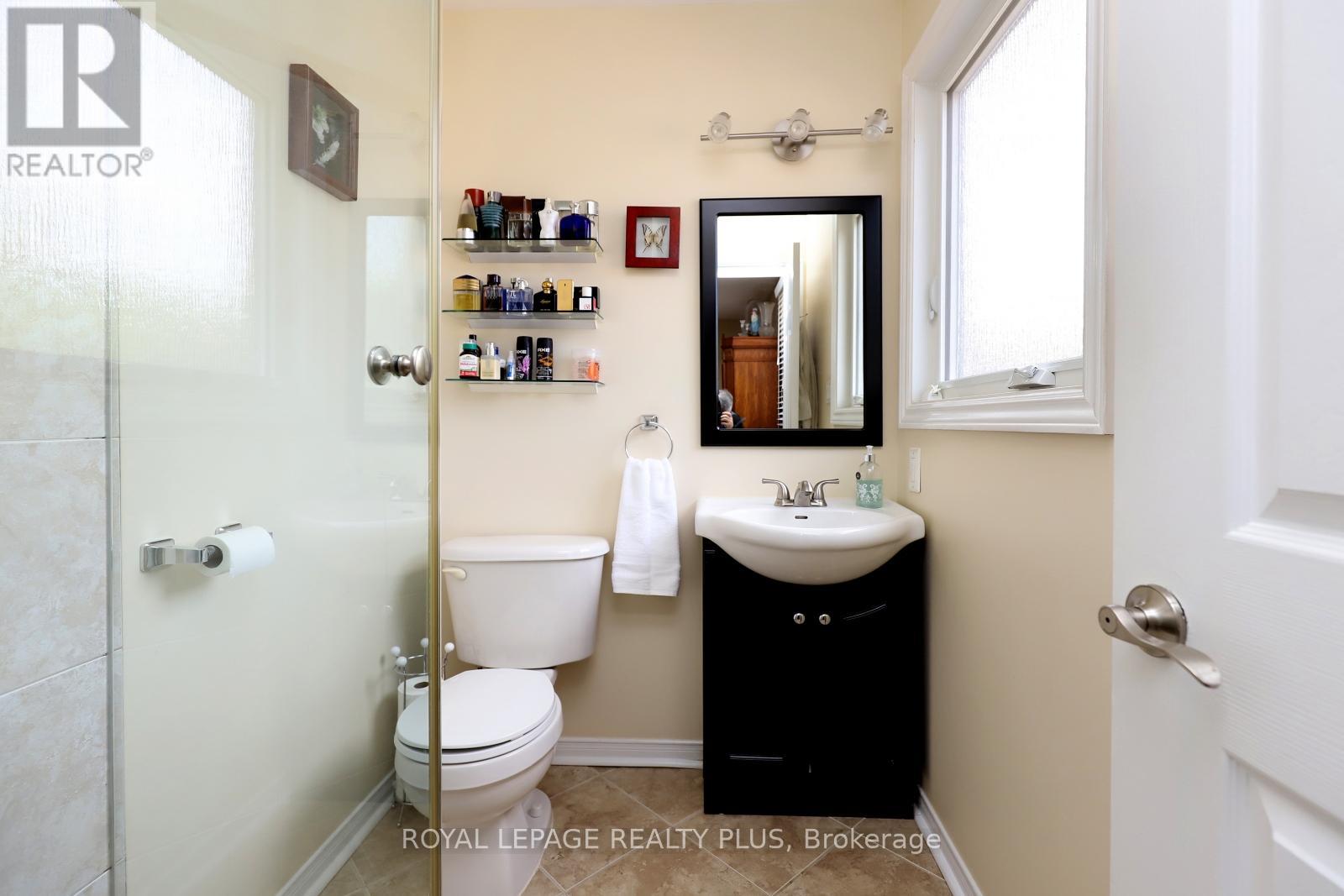 1086 Hedge Drive, Mississauga, Ontario L4Y 1G2 - Photo 21 - W12526900