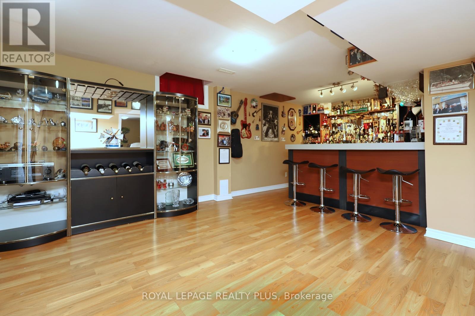 1086 Hedge Drive, Mississauga, Ontario L4Y 1G2 - Photo 32 - W12526900