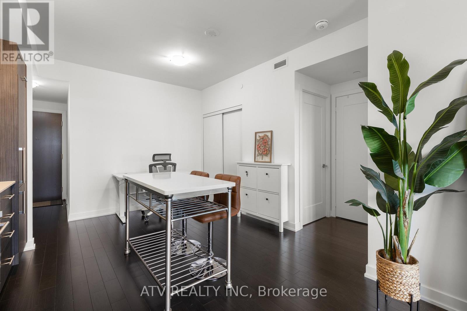 2106 - 330 Richmond Street W, Toronto, Ontario  M5V 0M4 - Photo 13 - C12526916