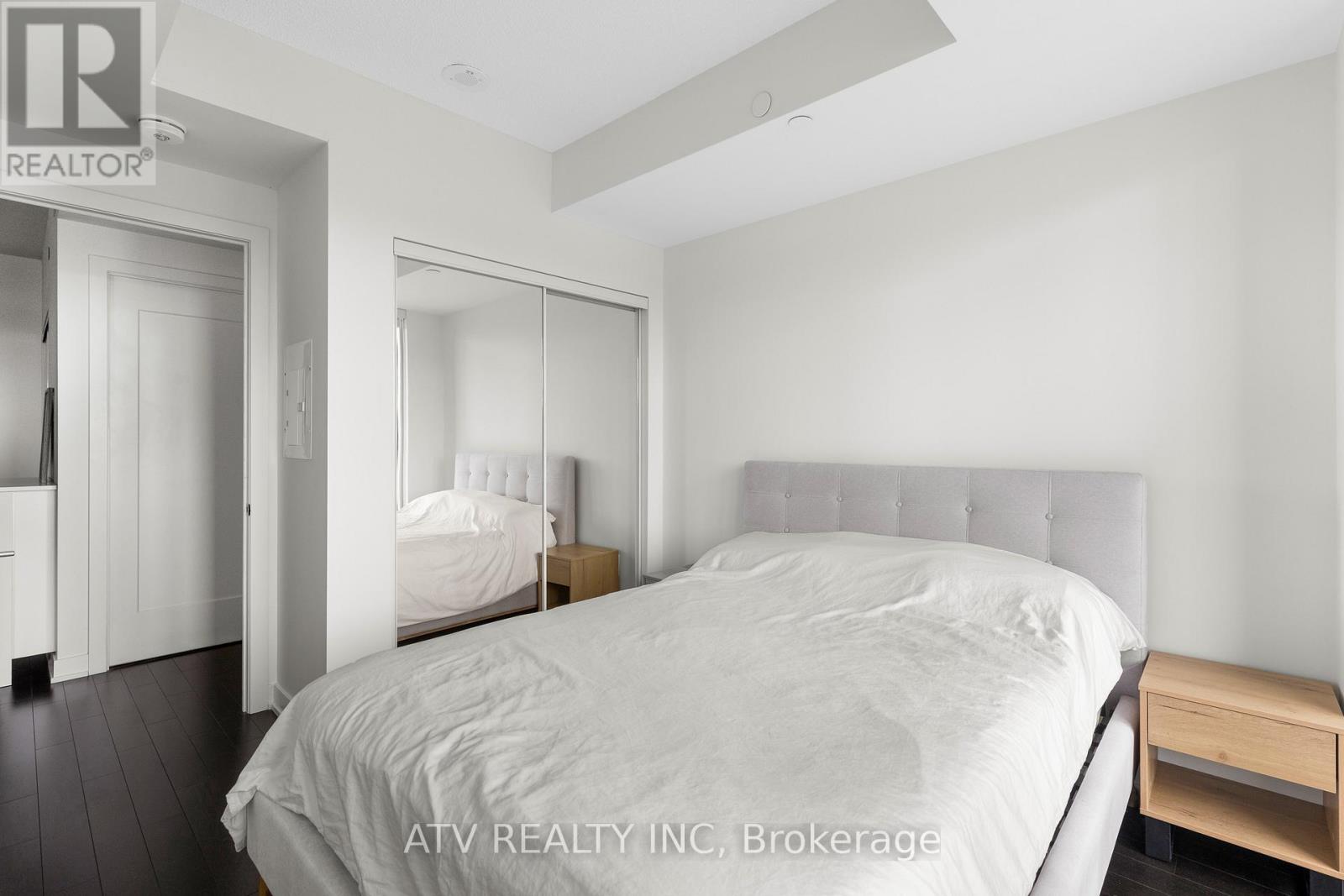 2106 - 330 Richmond Street W, Toronto, Ontario  M5V 0M4 - Photo 18 - C12526916