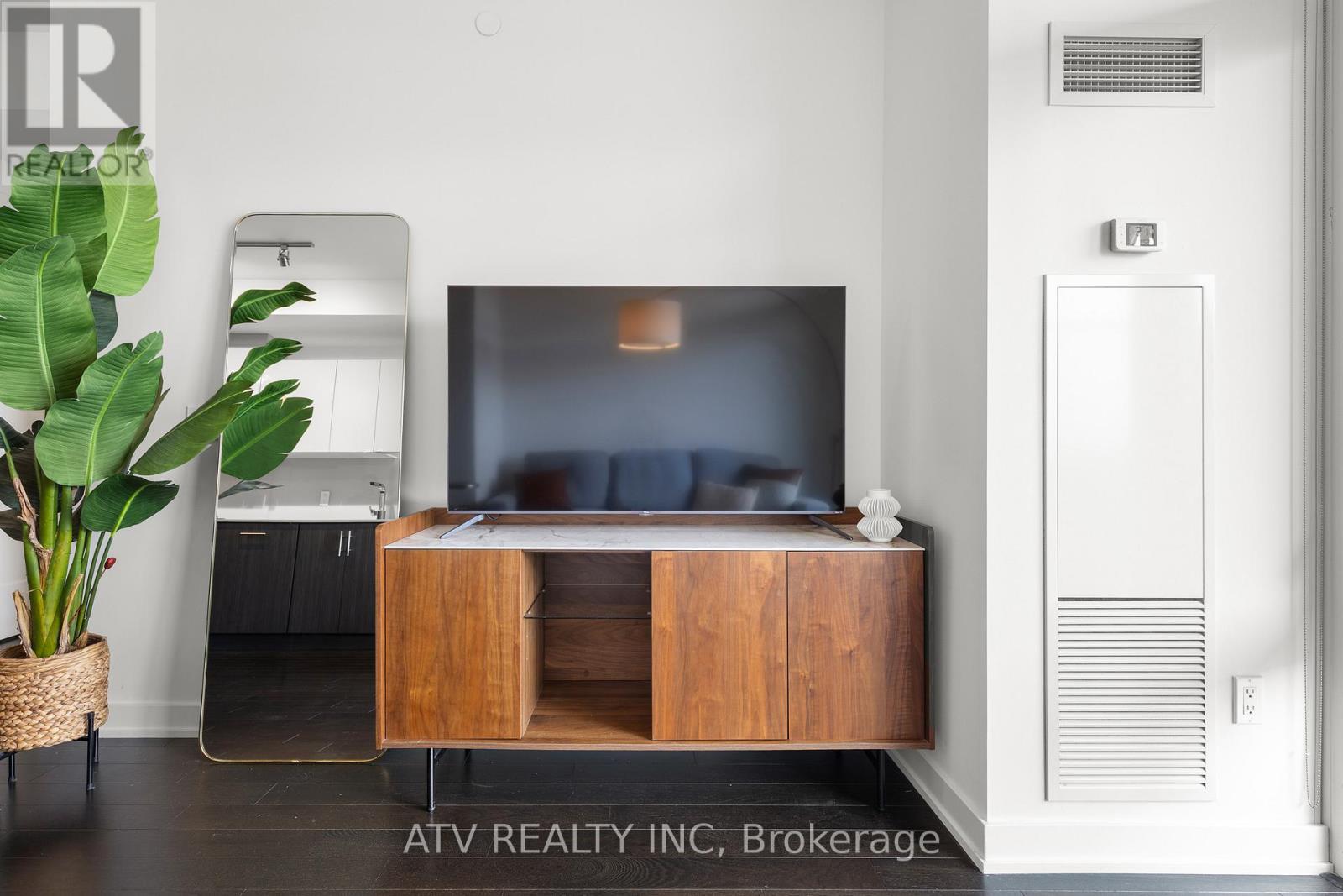 2106 - 330 Richmond Street W, Toronto, Ontario  M5V 0M4 - Photo 7 - C12526916