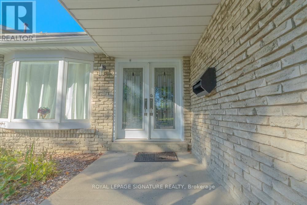 1460 Tampa Crescent, Oshawa, Ontario  L1G 6V2 - Photo 2 - E12526924