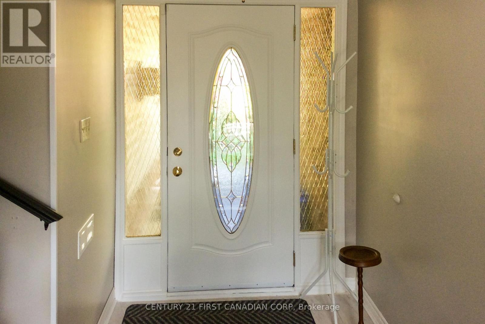 106 Angelo Drive, West Elgin, Ontario N0L 2P0 - Photo 8 - X12461950