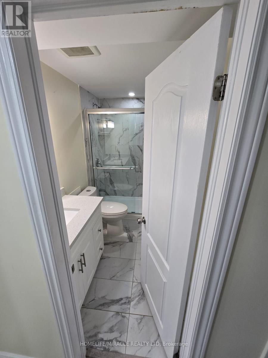 6 Padbury Trail, Brampton, Ontario  L7A 4M3 - Photo 14 - W12526920