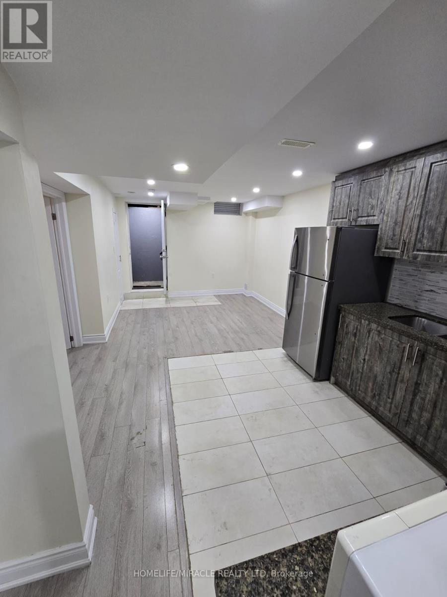 6 Padbury Trail, Brampton, Ontario  L7A 4M3 - Photo 19 - W12526920