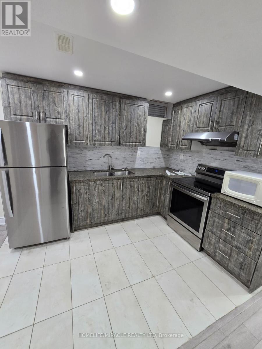 6 Padbury Trail, Brampton, Ontario  L7A 4M3 - Photo 20 - W12526920