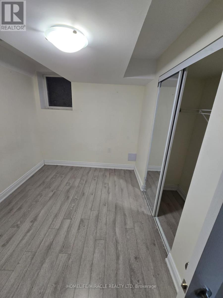 6 Padbury Trail, Brampton, Ontario  L7A 4M3 - Photo 5 - W12526920