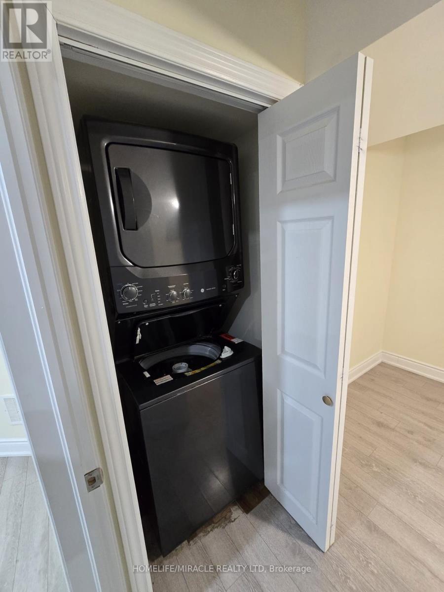 6 Padbury Trail, Brampton, Ontario  L7A 4M3 - Photo 7 - W12526920