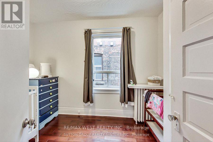 2s - 328 High Park Avenue, Toronto, Ontario  M6P 2S7 - Photo 3 - W12526950