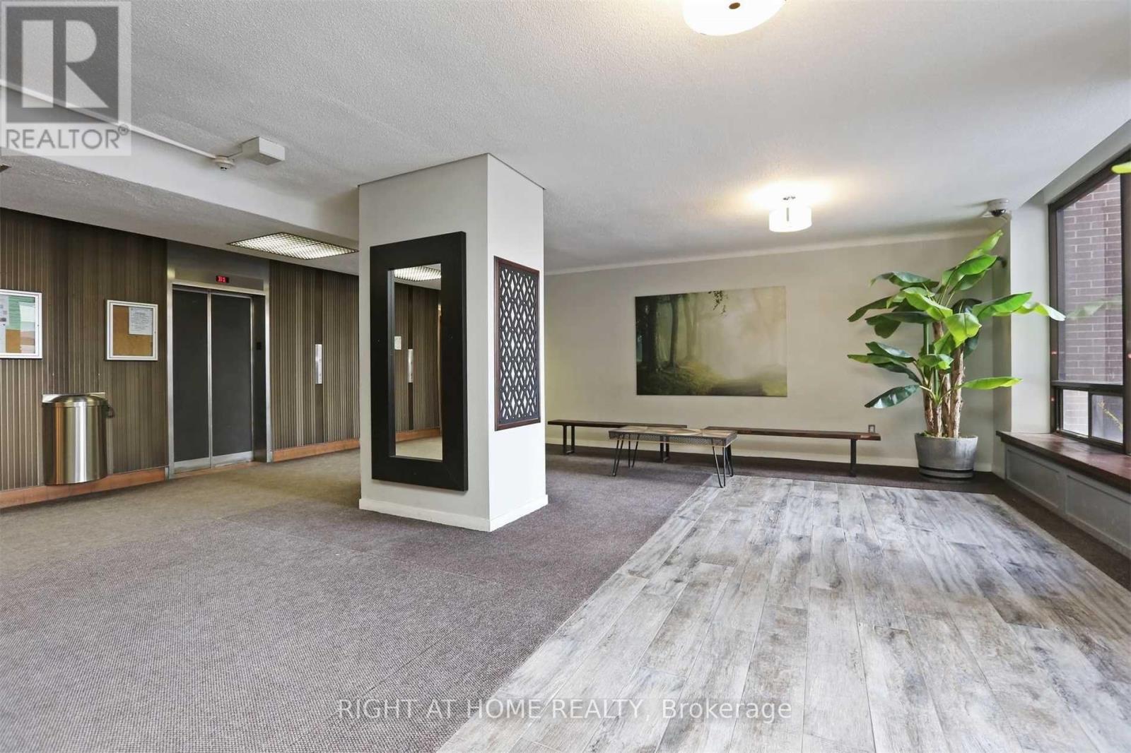 717 - 5 Massey Square, Toronto, Ontario  M4C 5L6 - Photo 2 - E12526952