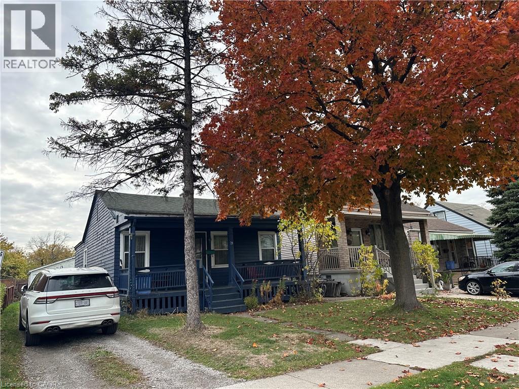 21 STAPLETON Avenue, Hamilton, Ontario