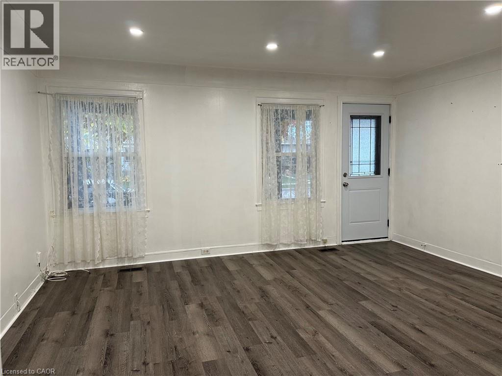 21 Stapleton Avenue, Hamilton, Ontario  L8H 3N4 - Photo 2 - 40786919