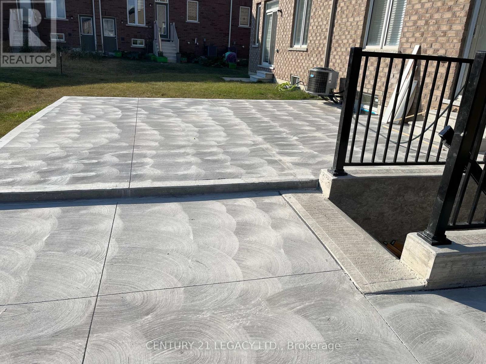 18 Ladysmith (Basement) Street, Brampton, Ontario  L6R 4B2 - Photo 2 - W12526962