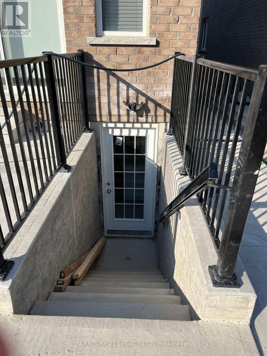 18 Ladysmith (Basement) Street, Brampton, Ontario  L6R 4B2 - Photo 3 - W12526962