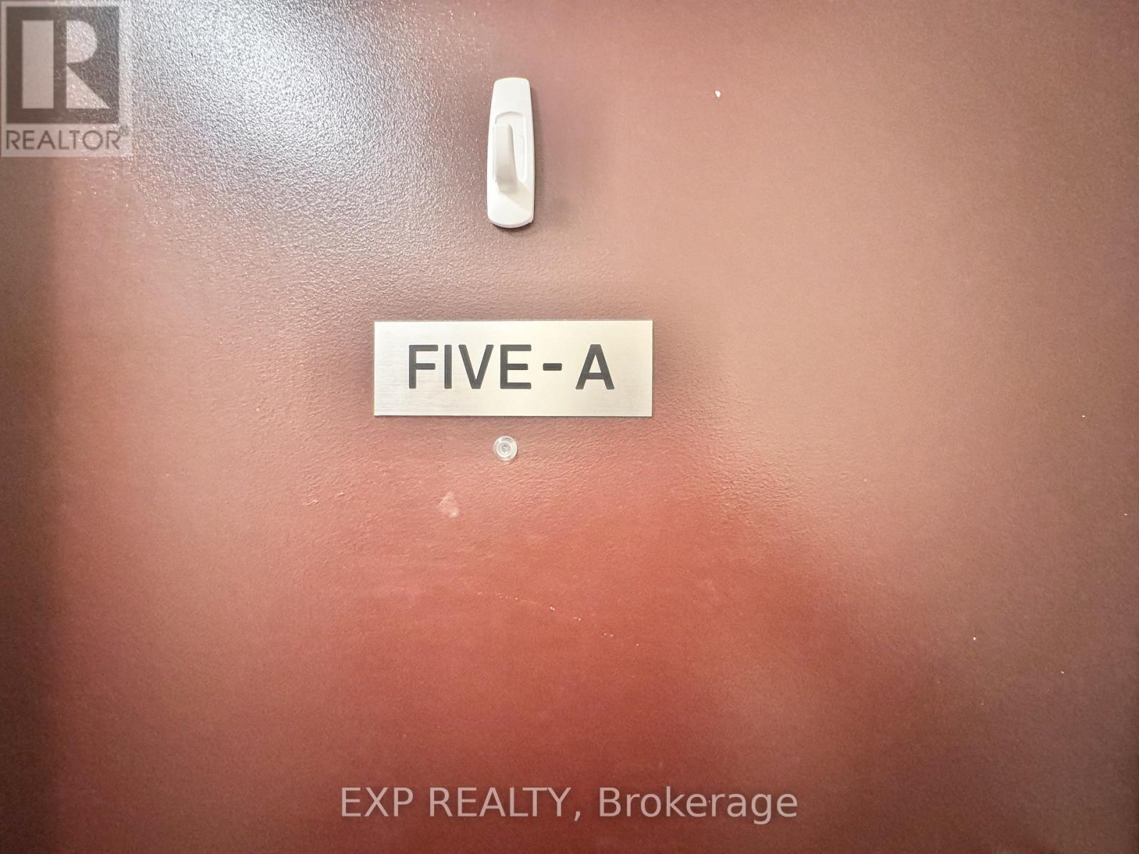 Unit 5a - 25 Paisley Boulevard E, Mississauga, Ontario  L5A 1P3 - Photo 2 - W12526964