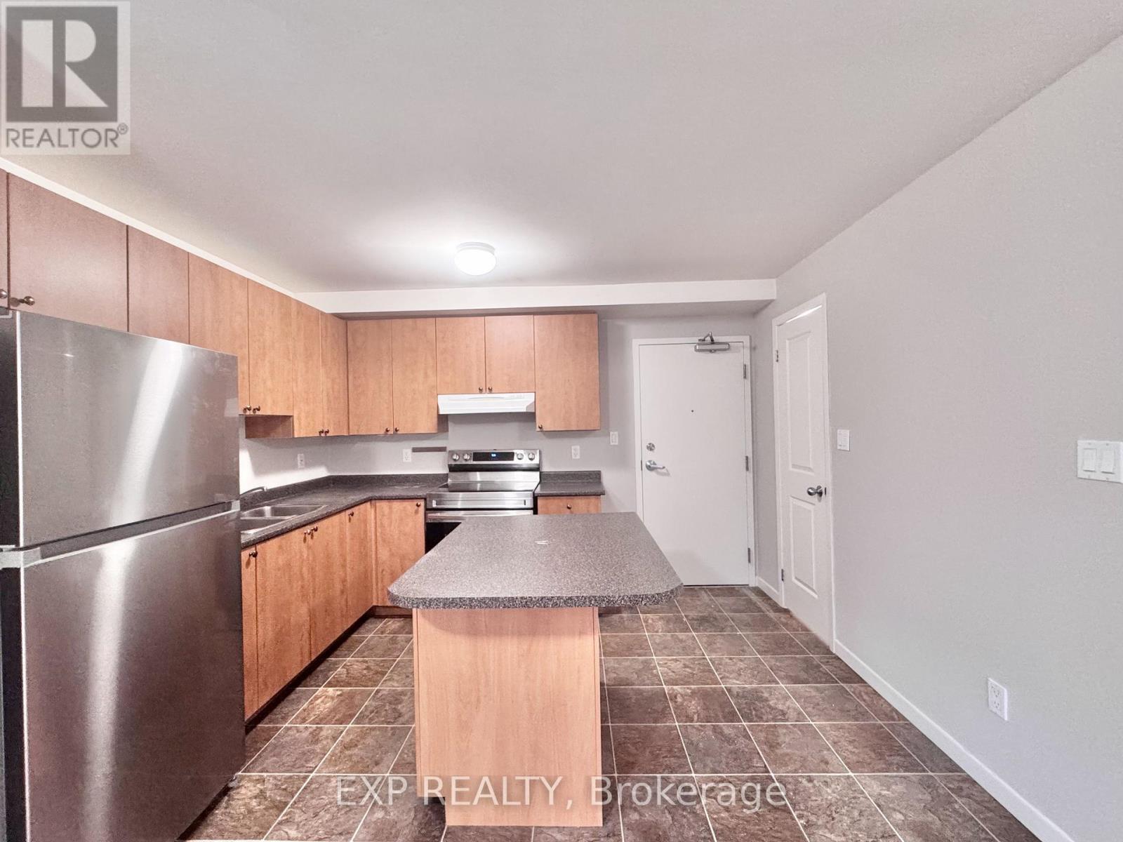 Unit 5a - 25 Paisley Boulevard E, Mississauga, Ontario  L5A 1P3 - Photo 5 - W12526964