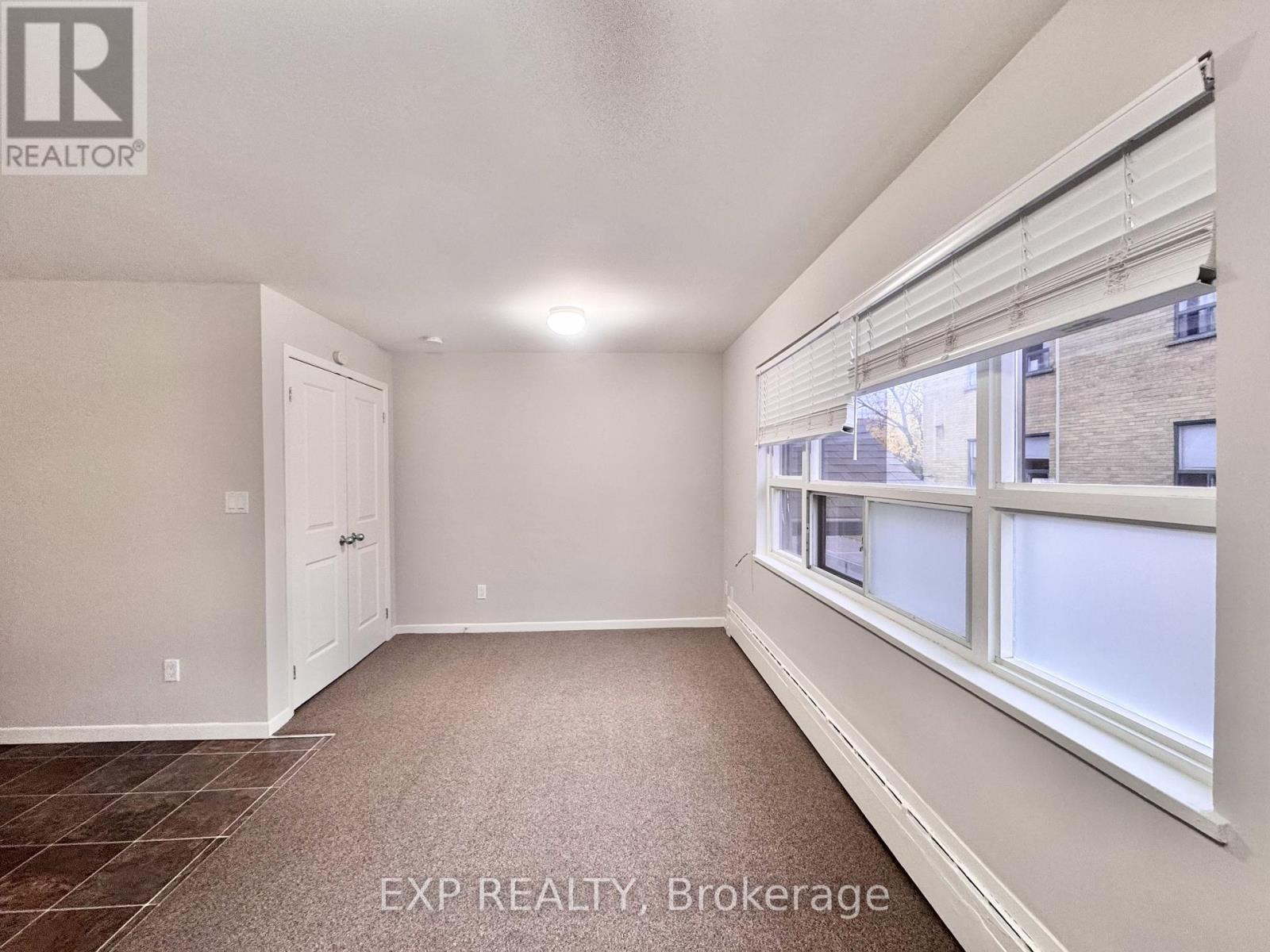 Unit 5a - 25 Paisley Boulevard E, Mississauga, Ontario  L5A 1P3 - Photo 6 - W12526964