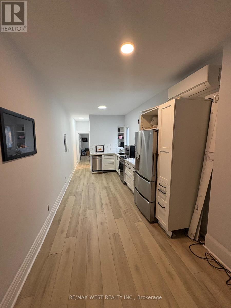 2n - 328 High Park Avenue, Toronto, Ontario  M6P 2S7 - Photo 2 - W12526972