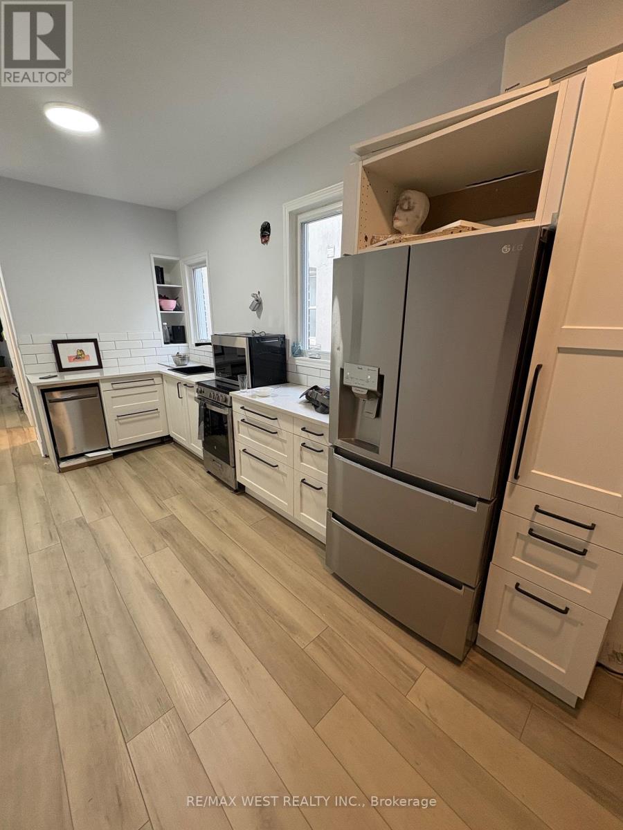 2n - 328 High Park Avenue, Toronto, Ontario  M6P 2S7 - Photo 4 - W12526972