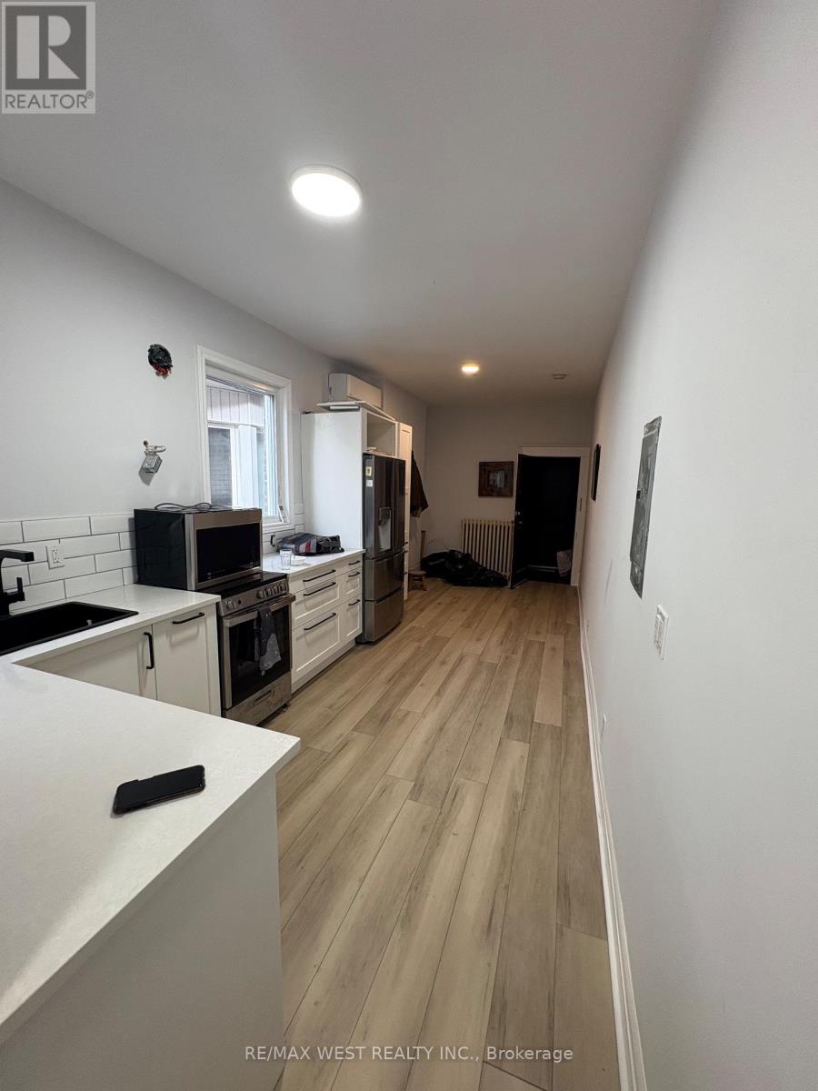 2n - 328 High Park Avenue, Toronto, Ontario  M6P 2S7 - Photo 5 - W12526972