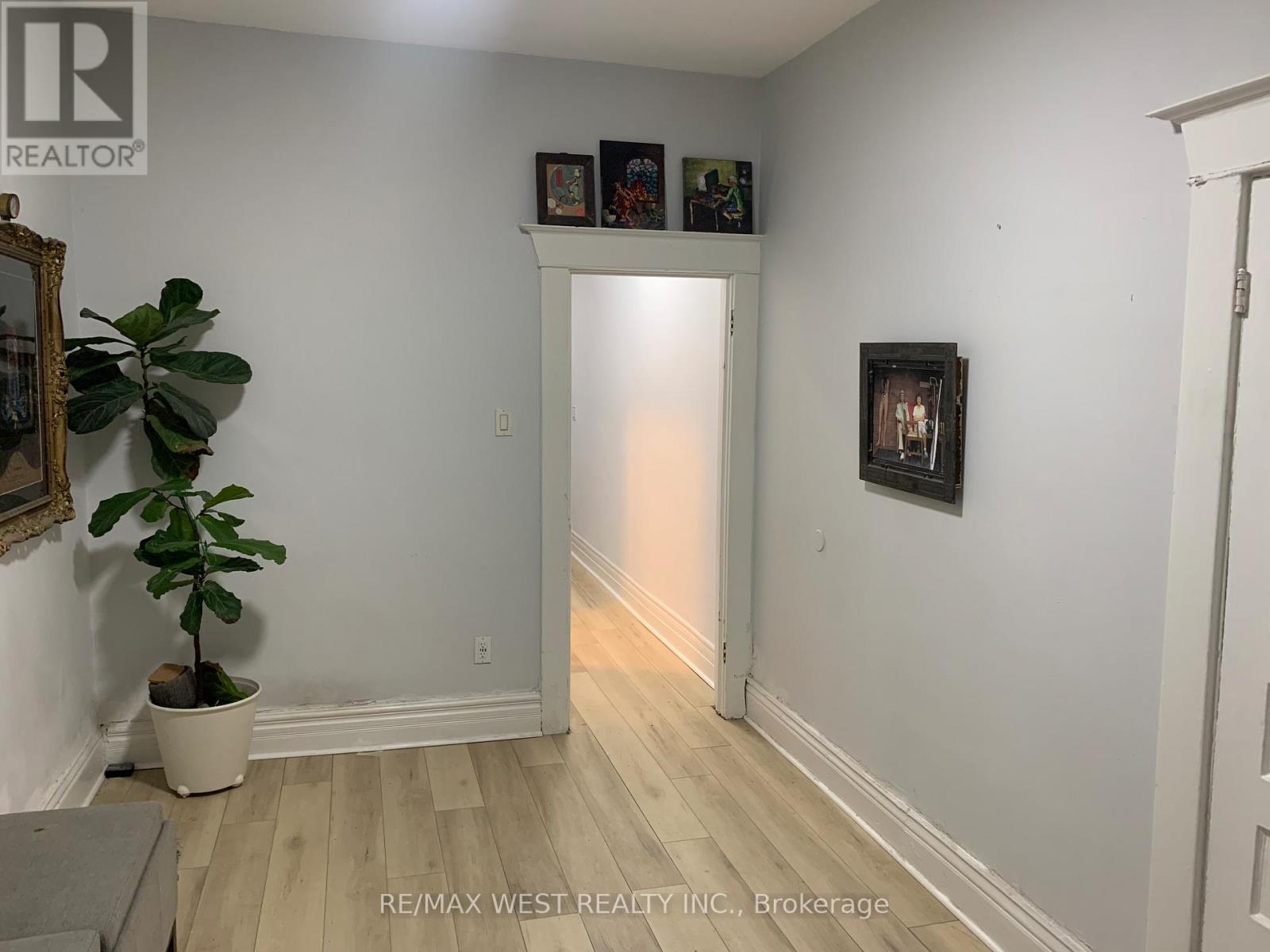 2n - 328 High Park Avenue, Toronto, Ontario  M6P 2S7 - Photo 8 - W12526972