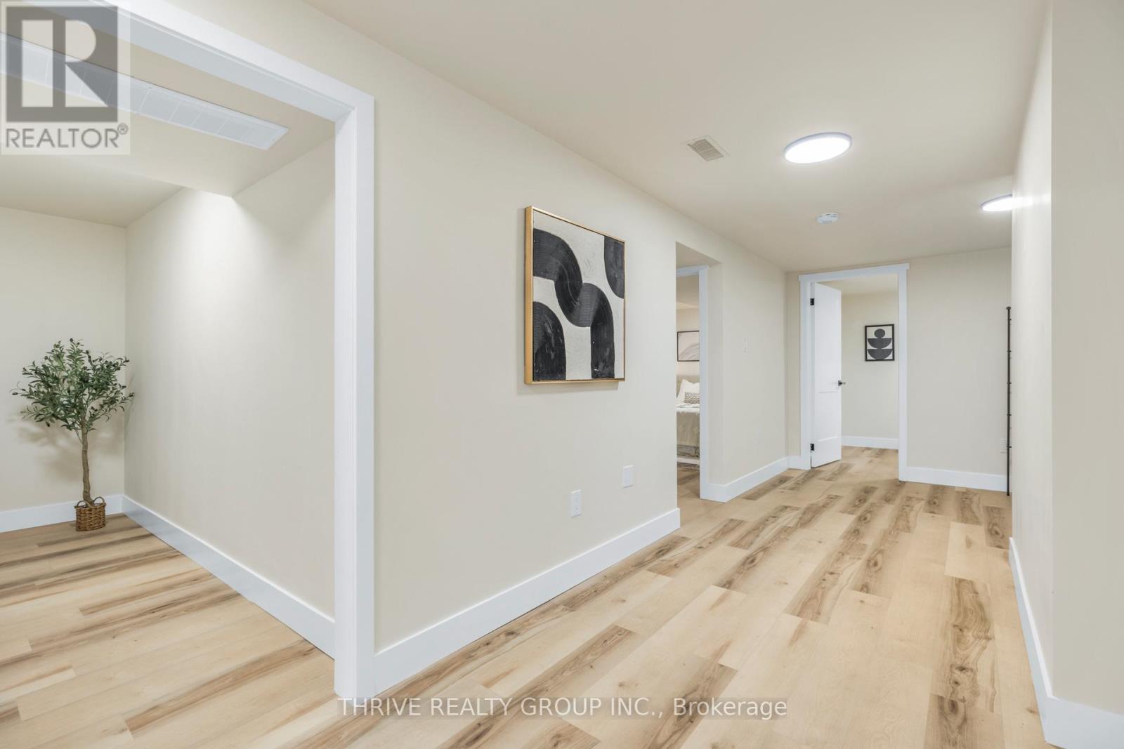 239 Commissioners Road W, London South, Ontario  N6J 1Y2 - Photo 17 - X12526514