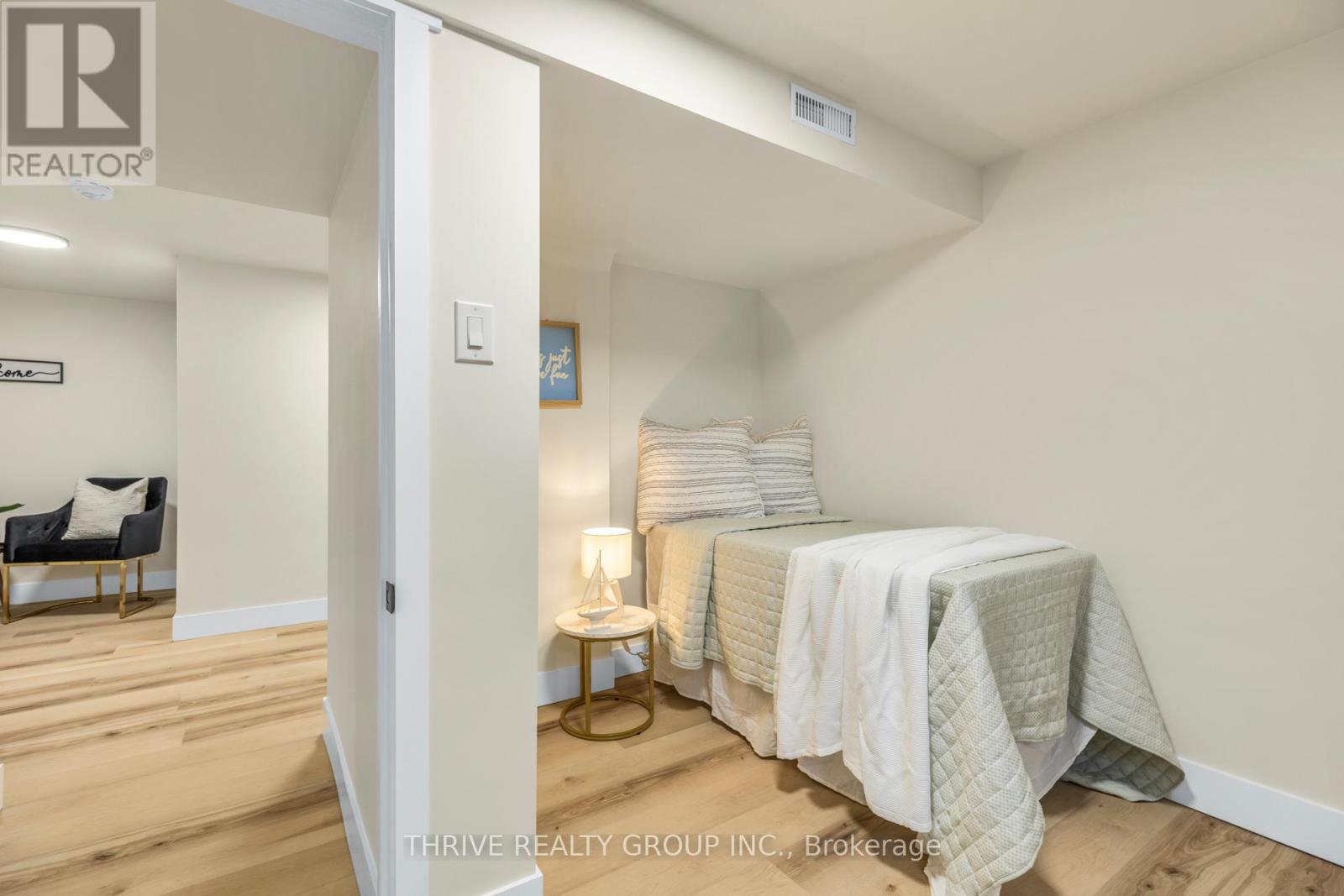 239 Commissioners Road W, London South, Ontario  N6J 1Y2 - Photo 23 - X12526514