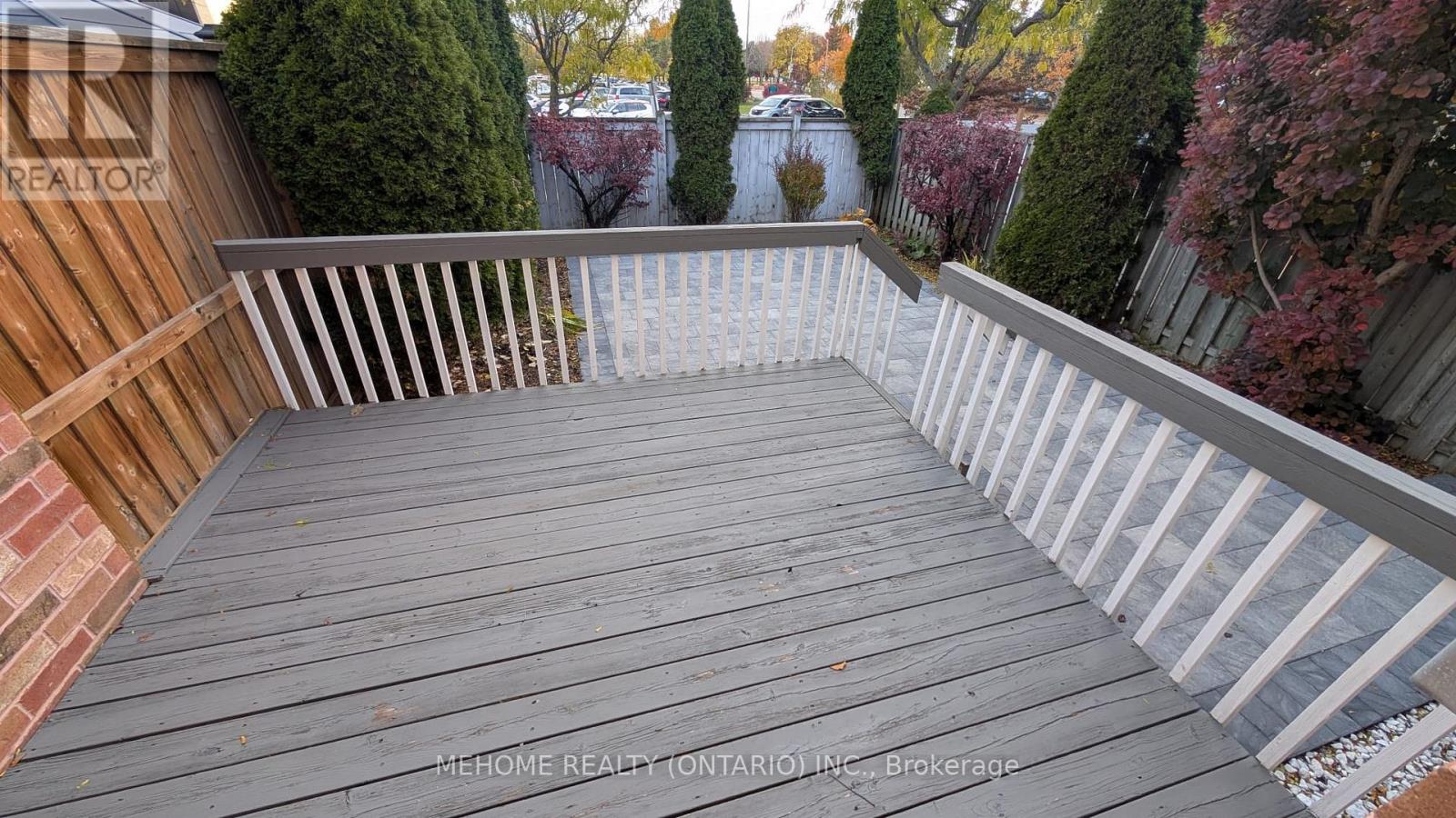 1505 Avonmore Square, Pickering, Ontario  L1V 7H2 - Photo 3 - E12526990