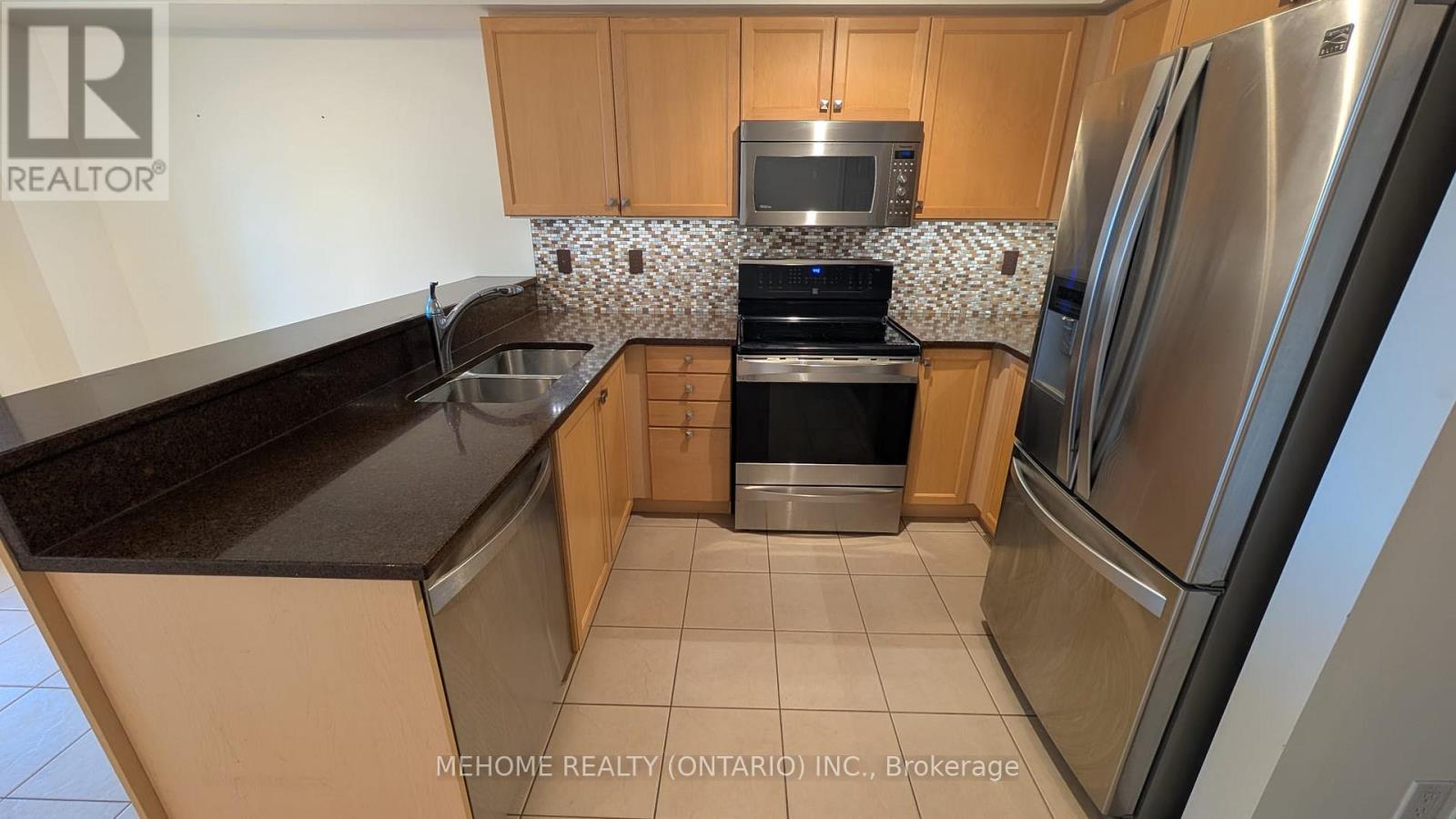 1505 Avonmore Square, Pickering, Ontario  L1V 7H2 - Photo 4 - E12526990