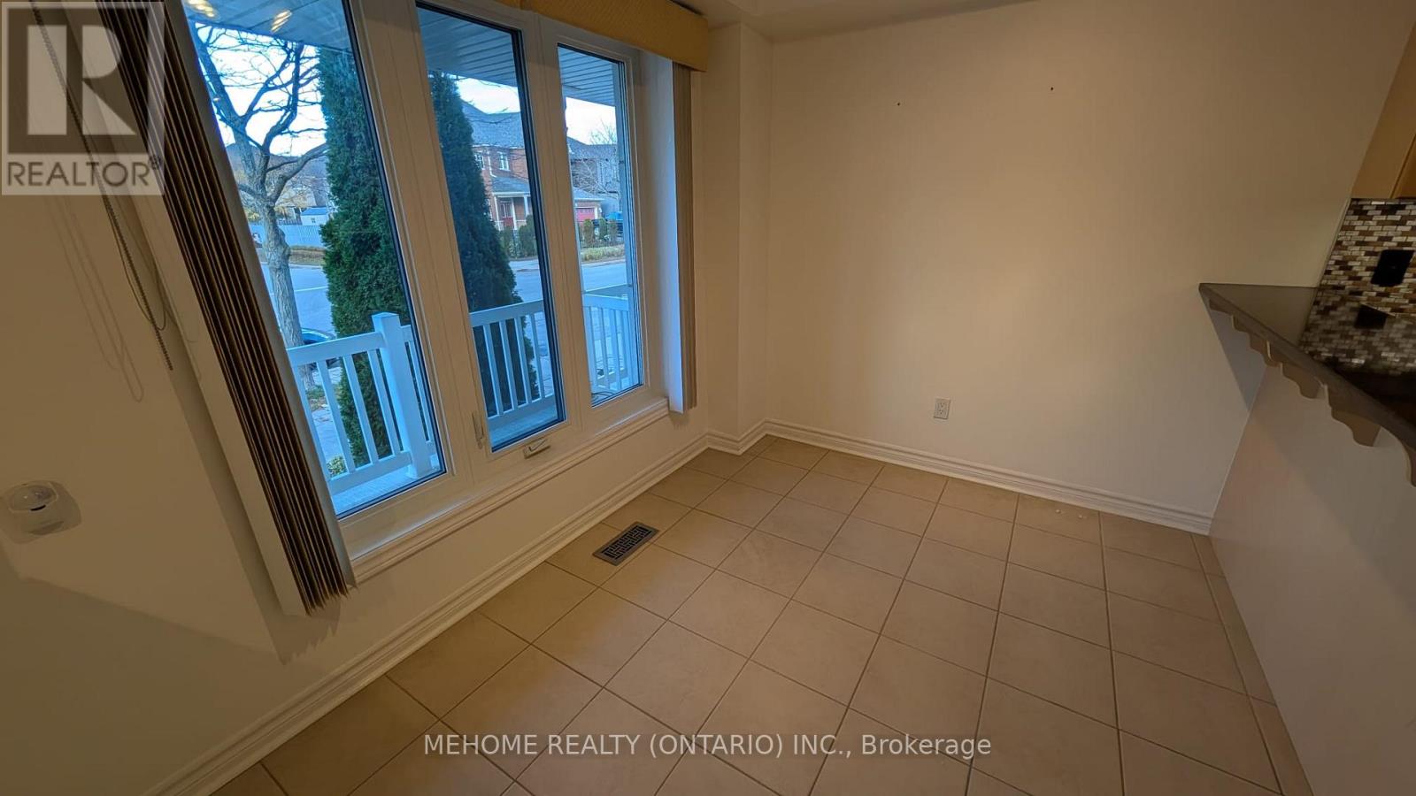 1505 Avonmore Square, Pickering, Ontario  L1V 7H2 - Photo 6 - E12526990