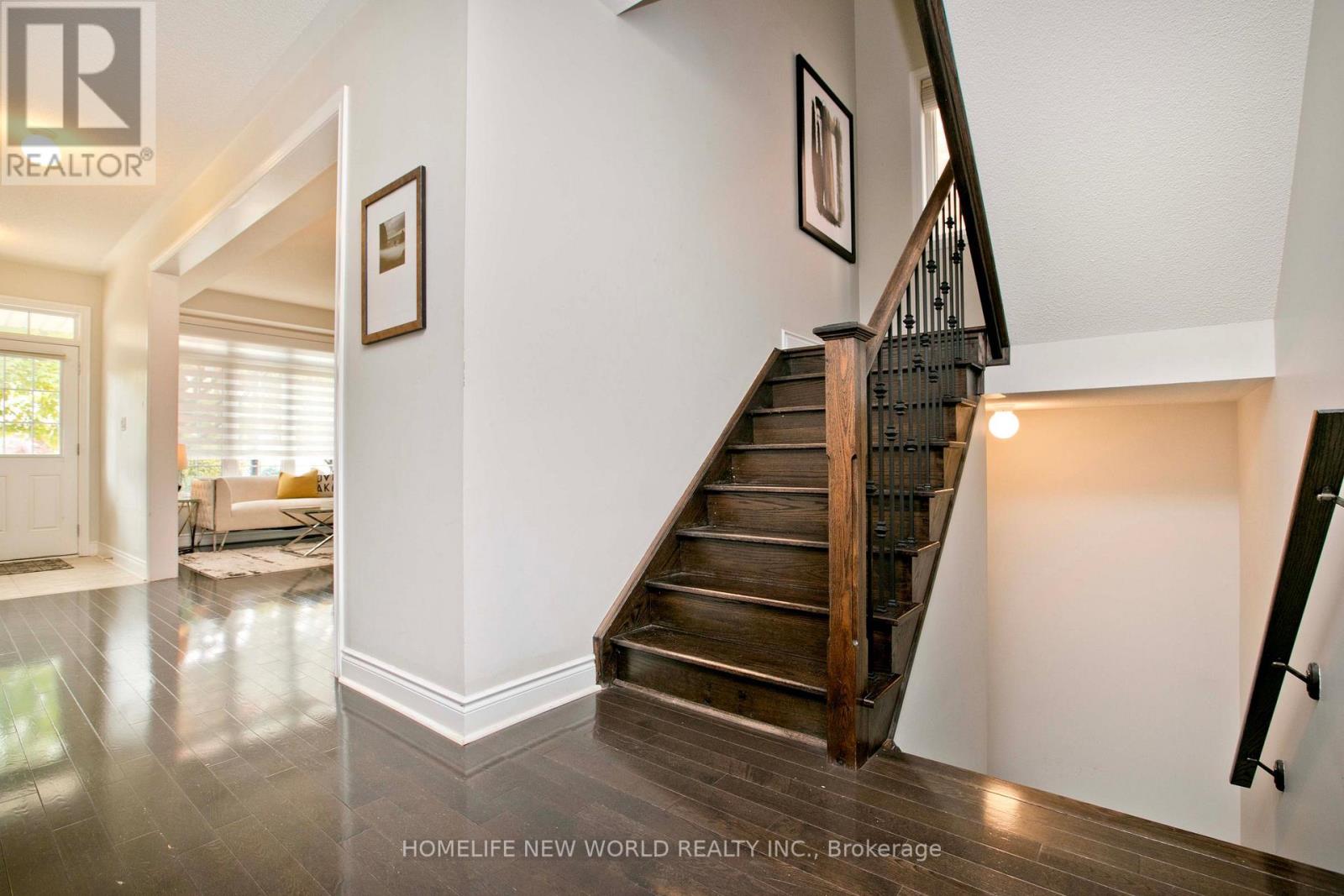 1015 Ralston Crescent, Newmarket, Ontario  L3X 3H8 - Photo 28 - N12526984