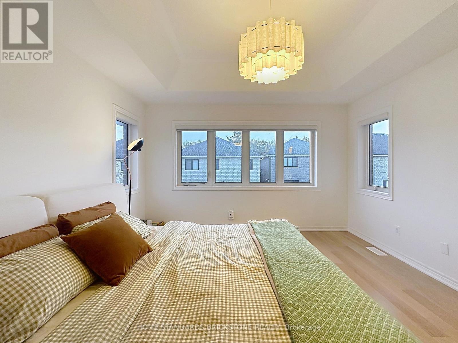 1295 Davis Loop, Innisfil, Ontario  L0L 1W0 - Photo 10 - N12527012