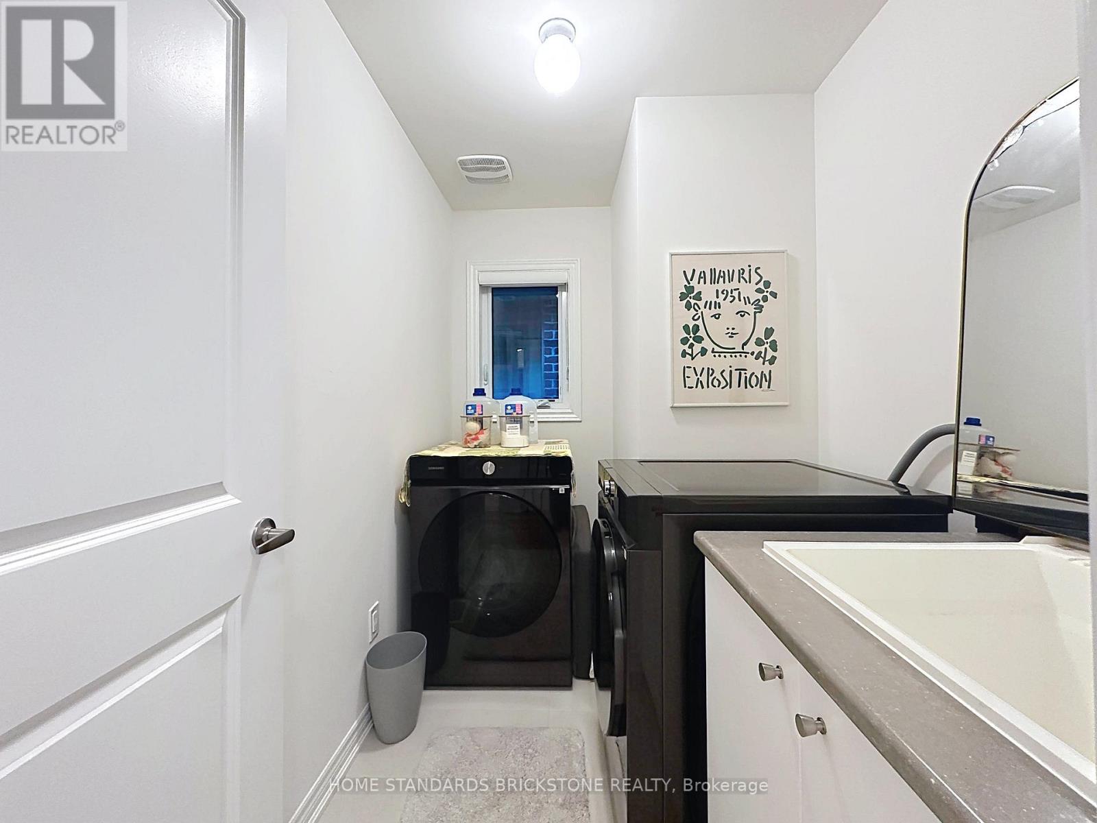 1295 Davis Loop, Innisfil, Ontario  L0L 1W0 - Photo 18 - N12527012