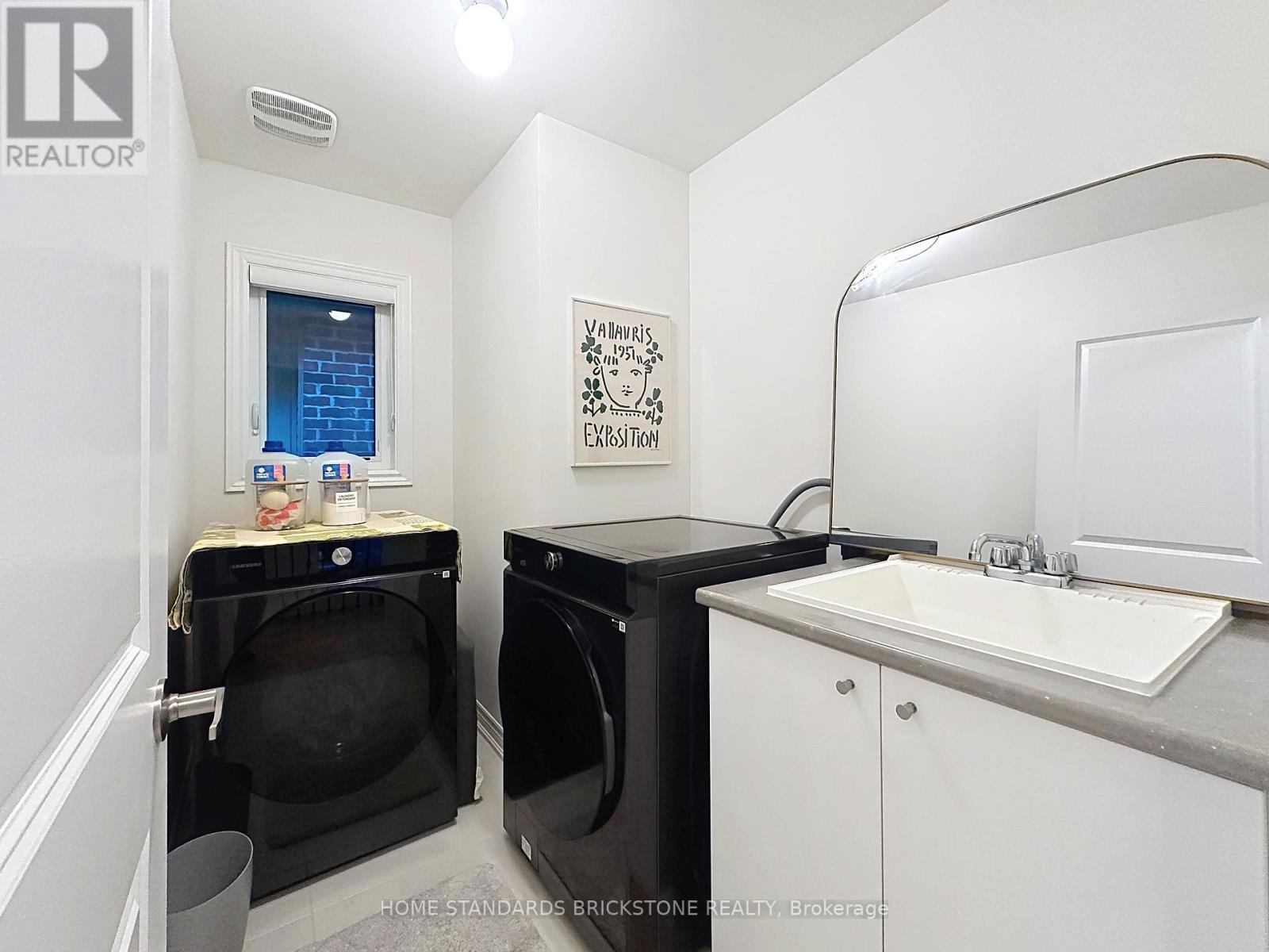 1295 Davis Loop, Innisfil, Ontario  L0L 1W0 - Photo 19 - N12527012