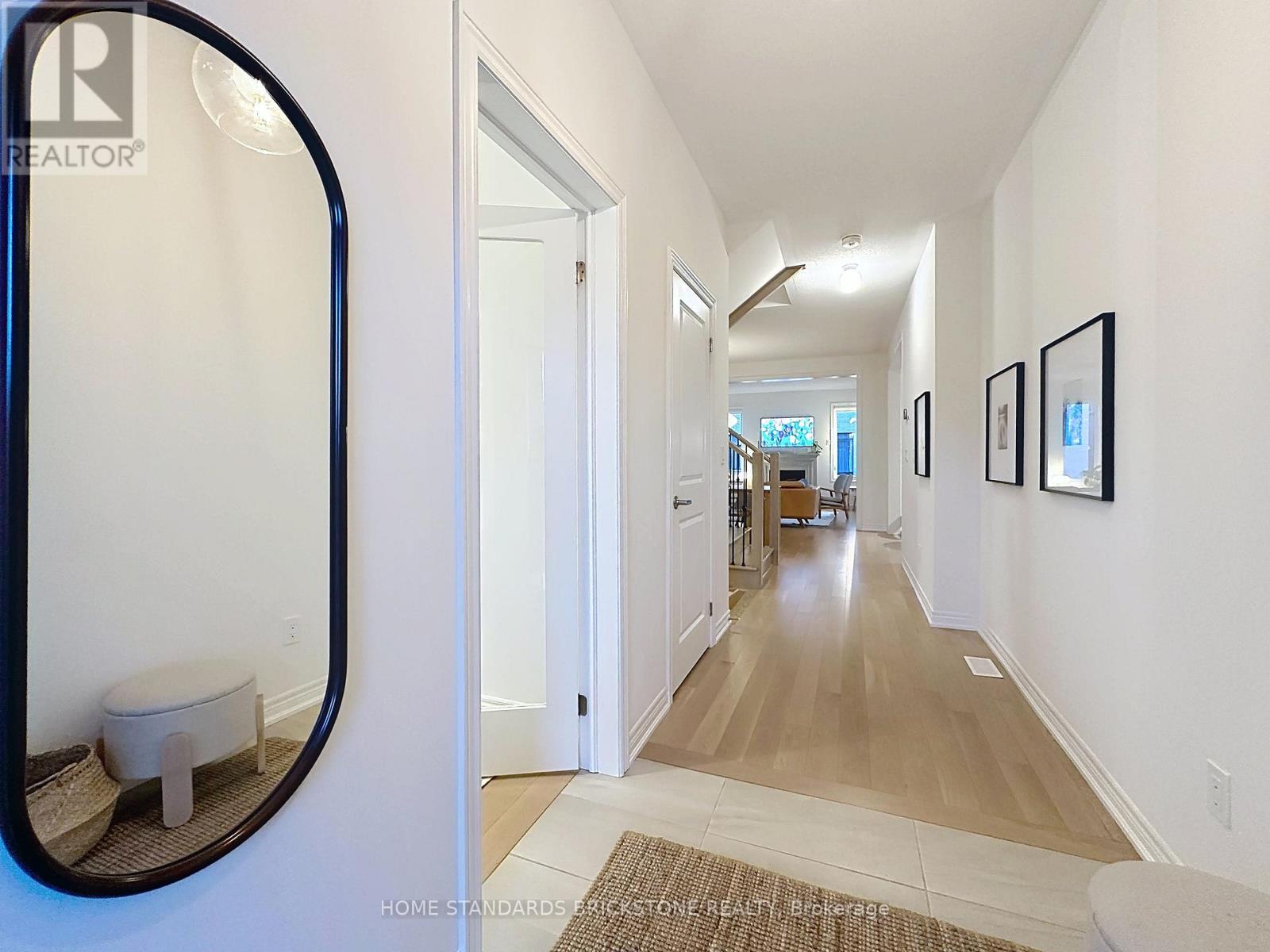 1295 Davis Loop, Innisfil, Ontario  L0L 1W0 - Photo 2 - N12527012