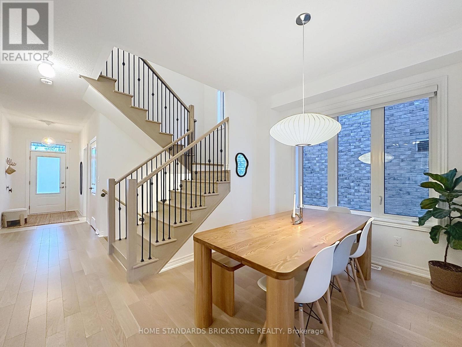 1295 Davis Loop, Innisfil, Ontario  L0L 1W0 - Photo 4 - N12527012