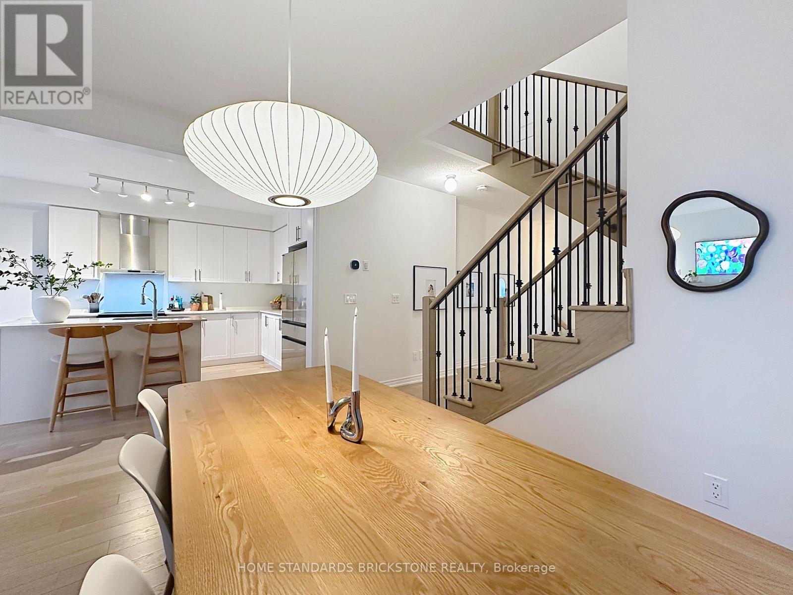 1295 Davis Loop, Innisfil, Ontario  L0L 1W0 - Photo 5 - N12527012