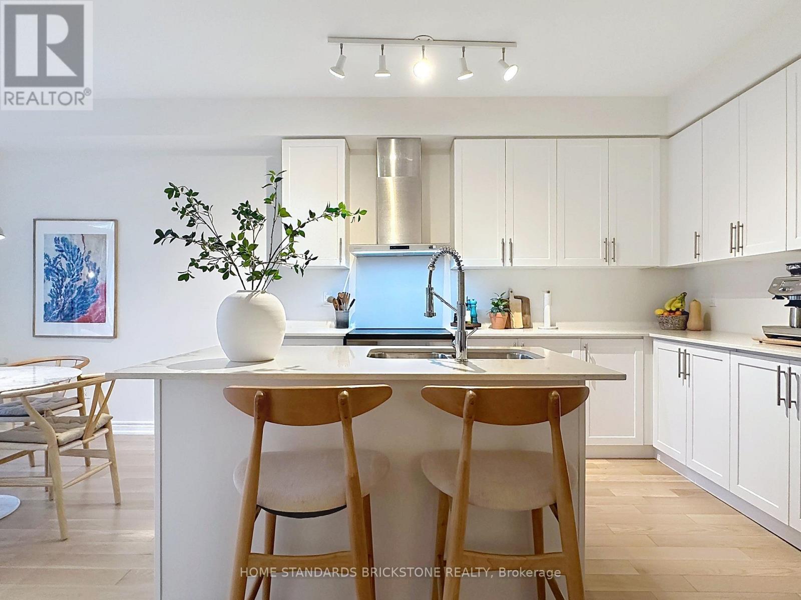 1295 Davis Loop, Innisfil, Ontario  L0L 1W0 - Photo 6 - N12527012