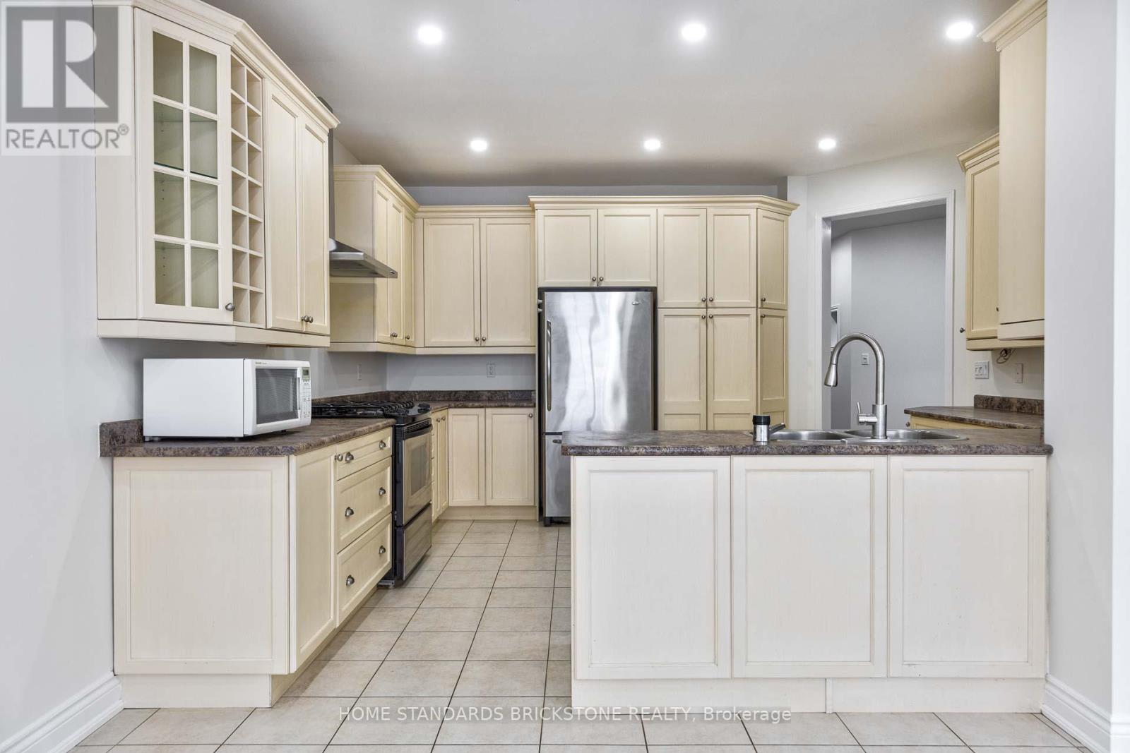 76 Leameadow Road, Vaughan, Ontario  L4J 8T5 - Photo 15 - N12527020