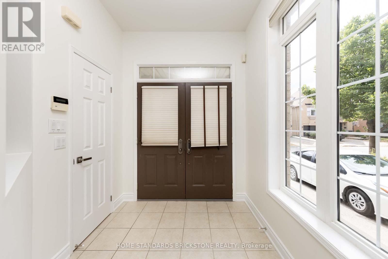 76 Leameadow Road, Vaughan, Ontario  L4J 8T5 - Photo 3 - N12527020