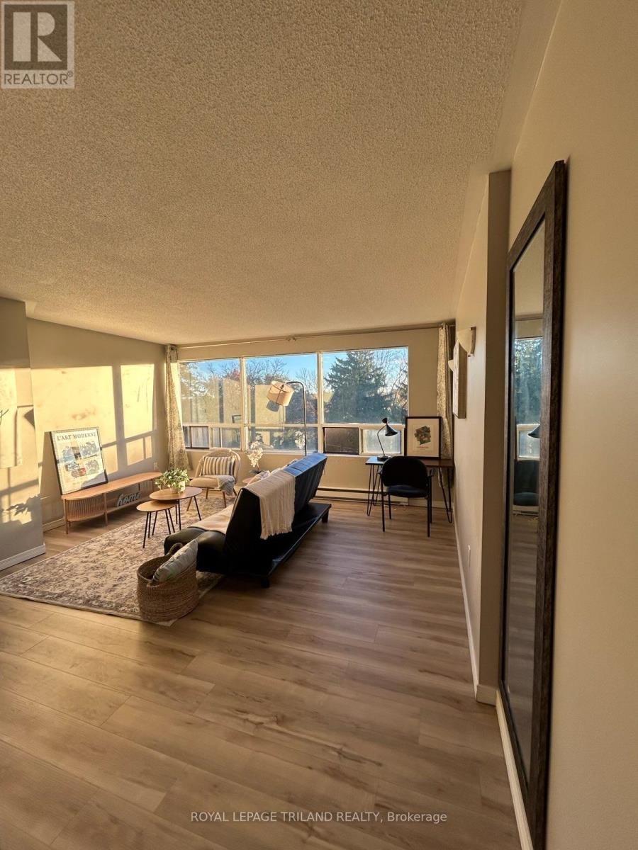 605 - 650 Cheapside Street, London East, Ontario  N5Y 5J8 - Photo 3 - X12509638