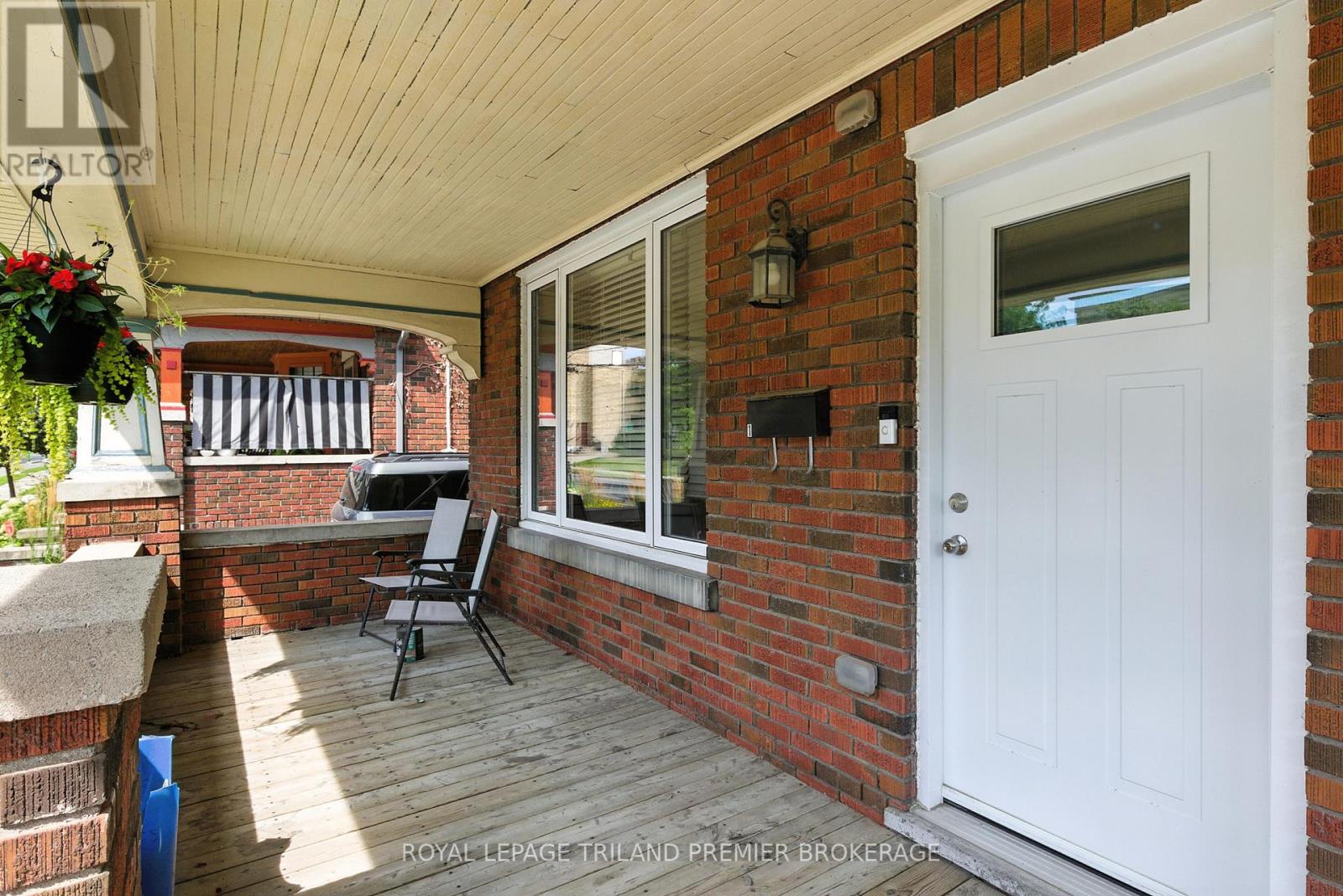 636 Queens Avenue, London East, Ontario  N5W 3H1 - Photo 3 - X12527062