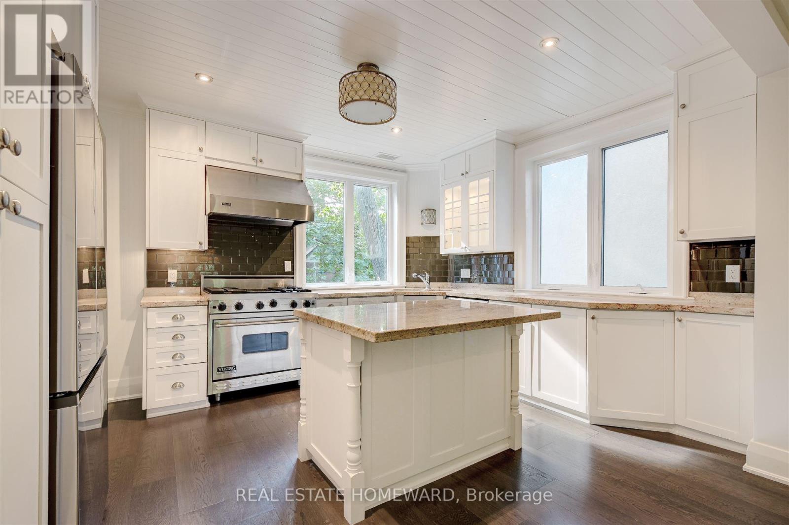 15 Pine Crescent, Toronto, Ontario  M4E 1L1 - Photo 9 - E12524798