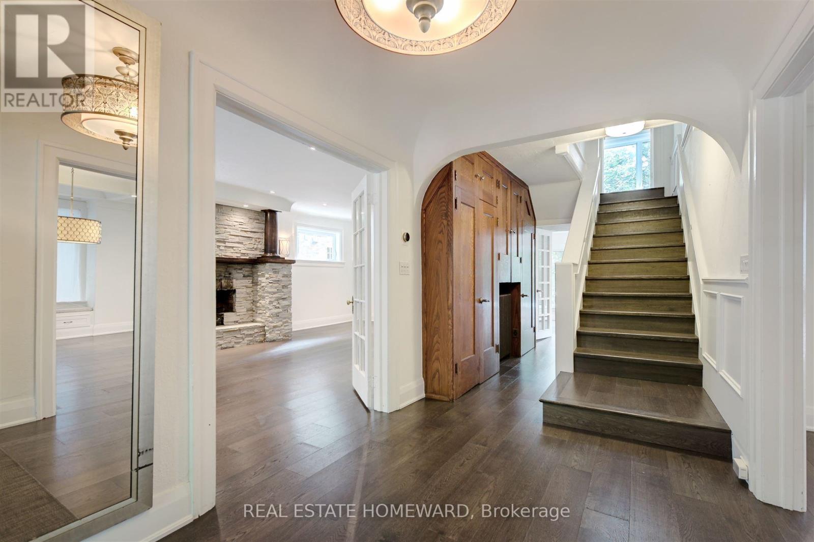 15 Pine Crescent, Toronto, Ontario  M4E 1L1 - Photo 3 - E12524798