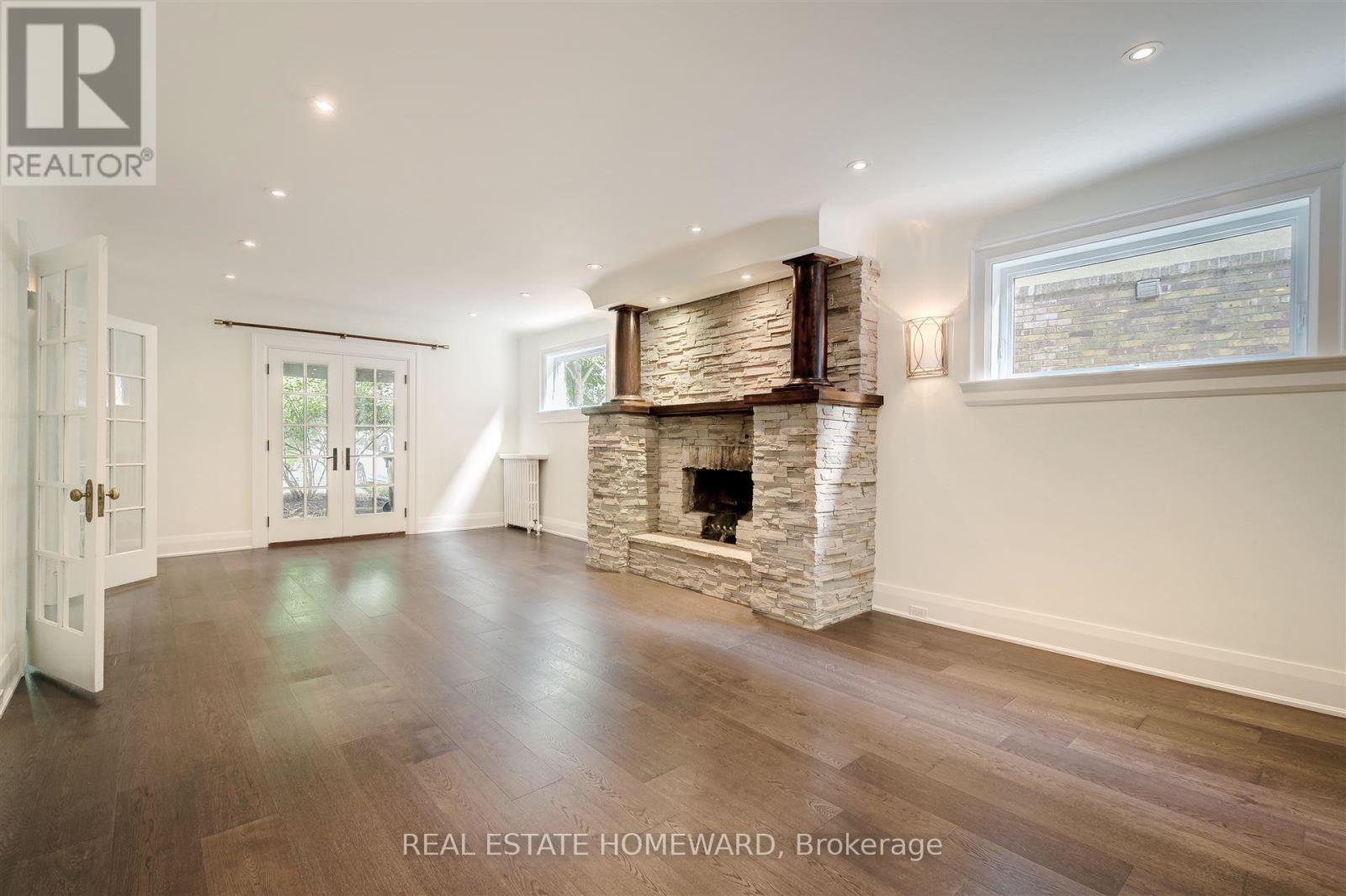 15 Pine Crescent, Toronto, Ontario  M4E 1L1 - Photo 6 - E12524798