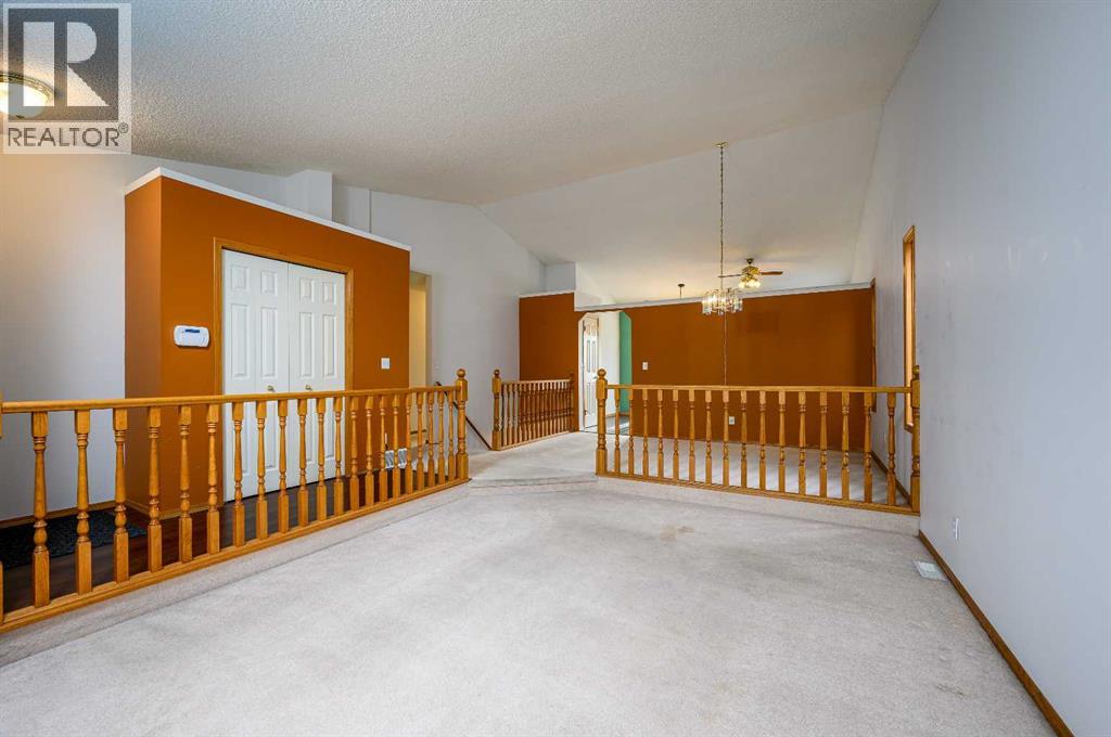 21 Citadel Drive Nw, Calgary, Alberta  T3G 3X7 - Photo 3 - A2269038