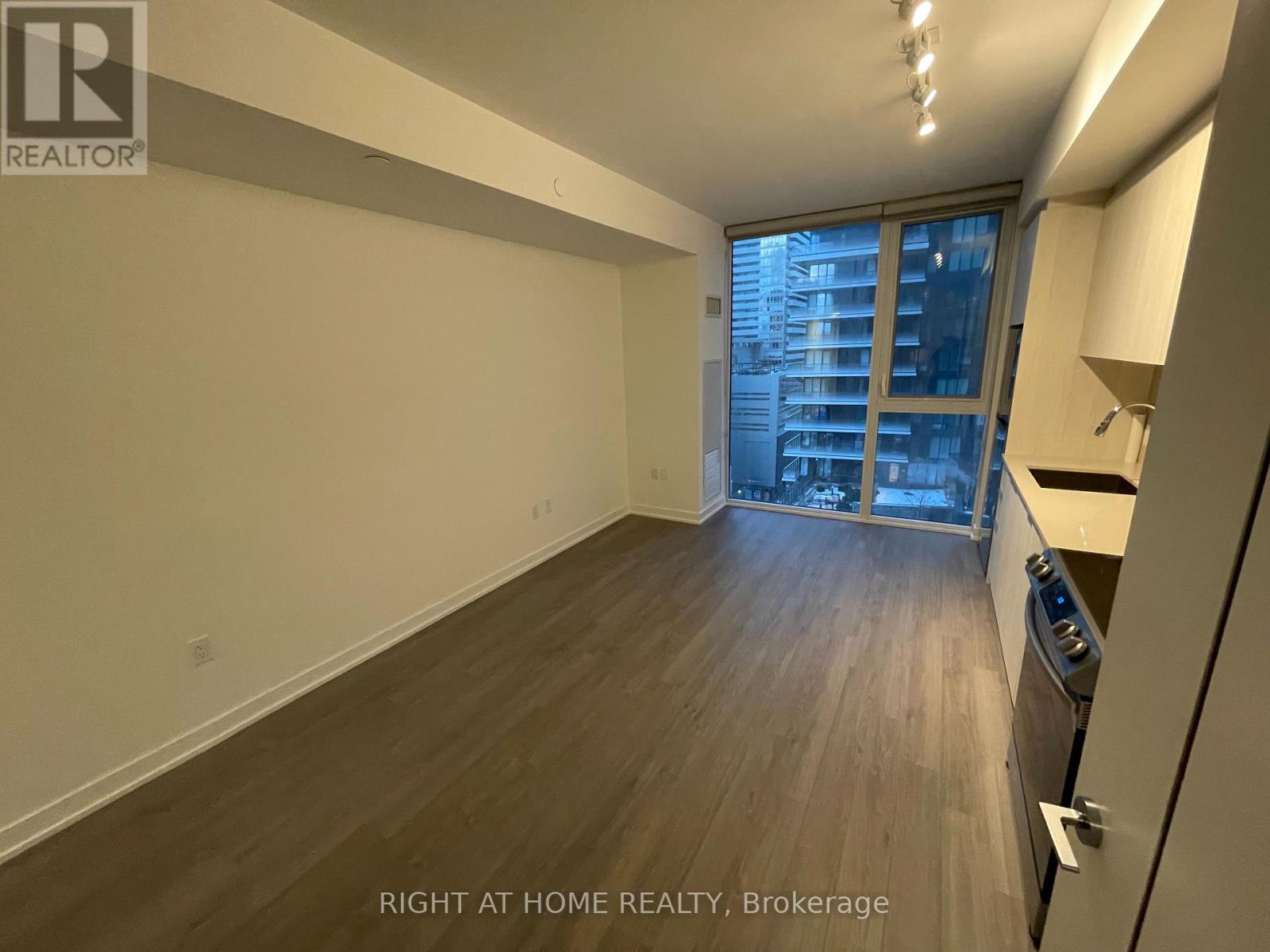 1105 - 357 King Street W, Toronto, Ontario  M5V 0S7 - Photo 16 - C12527050